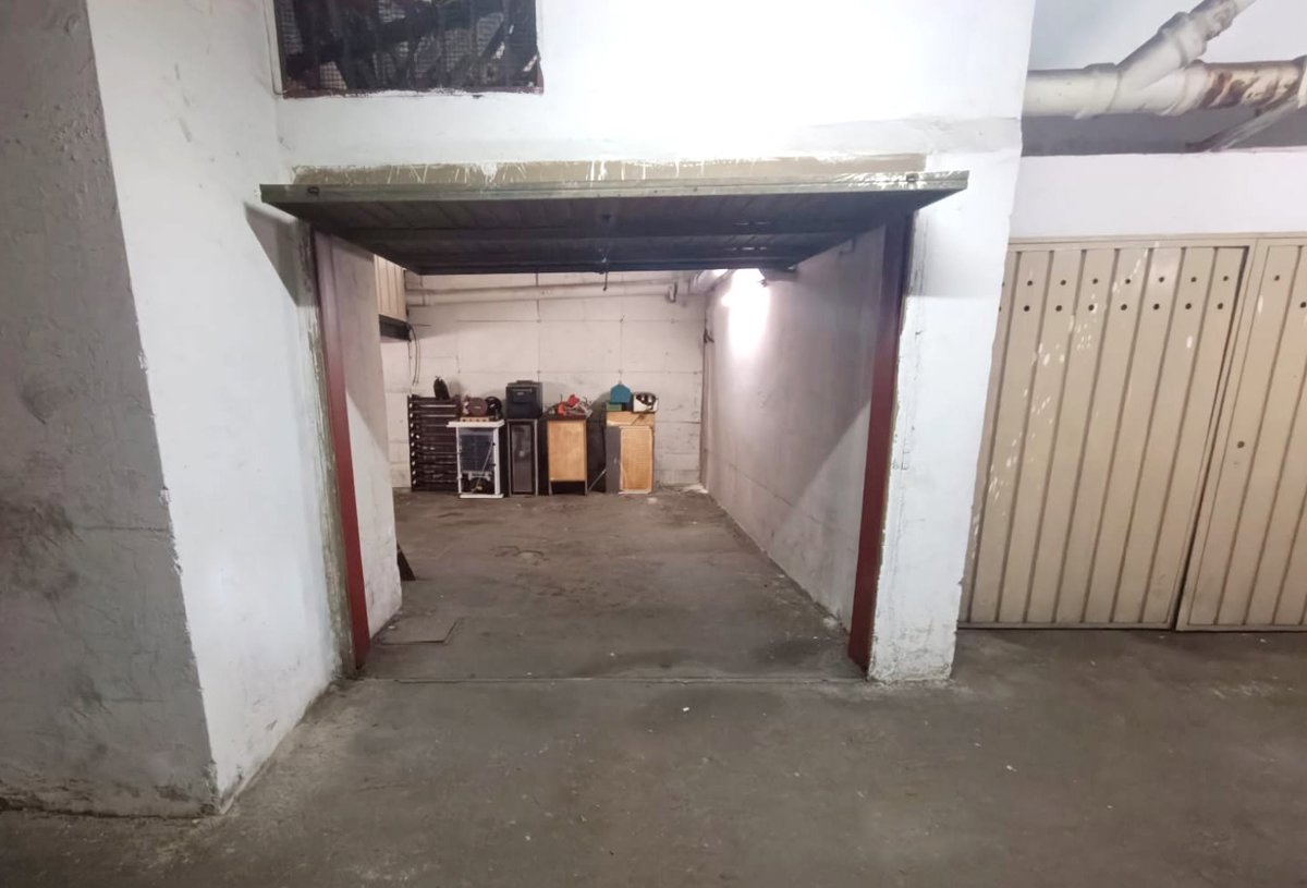 Foto 12 di 14 - Garage in vendita a Portici