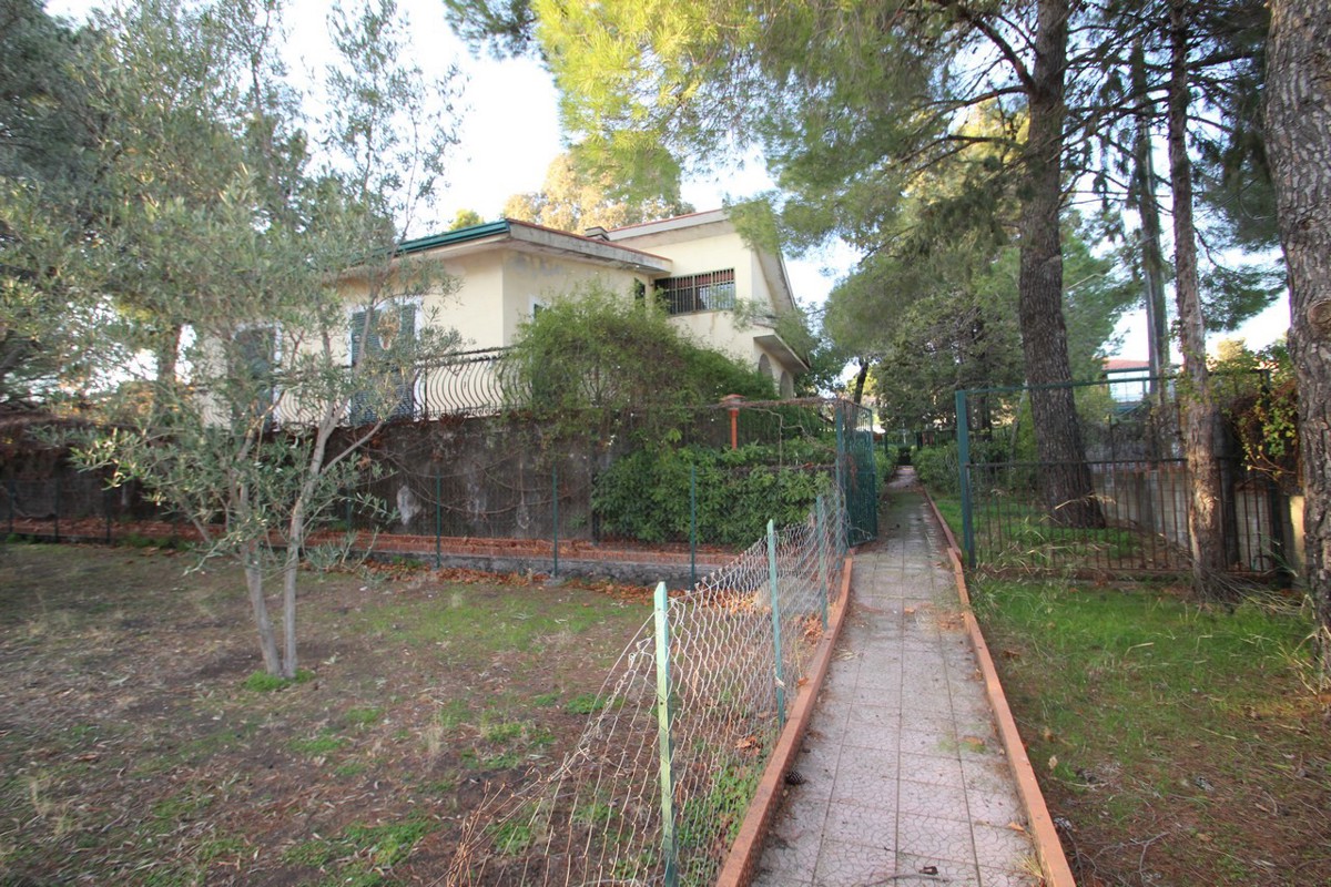 Foto 43 di 50 - Villa in vendita a Mascalucia