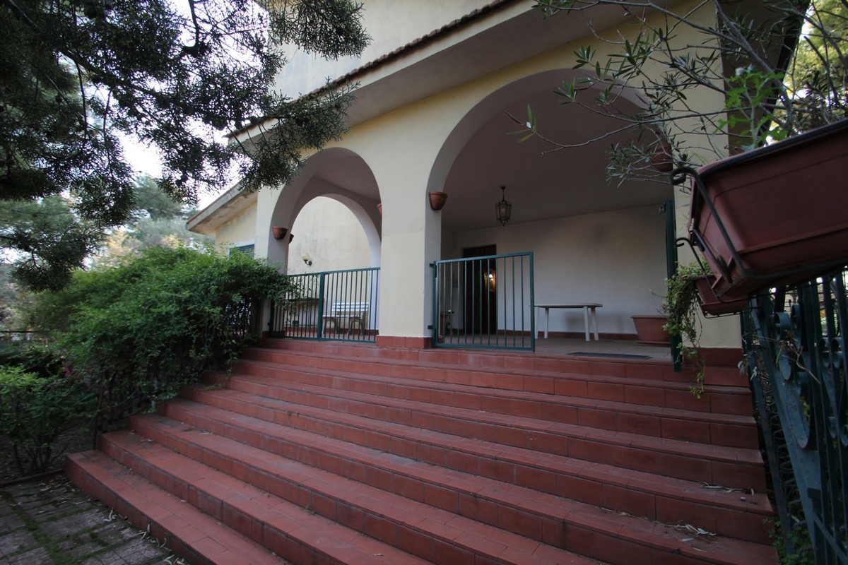 Foto 3 di 50 - Villa in vendita a Mascalucia
