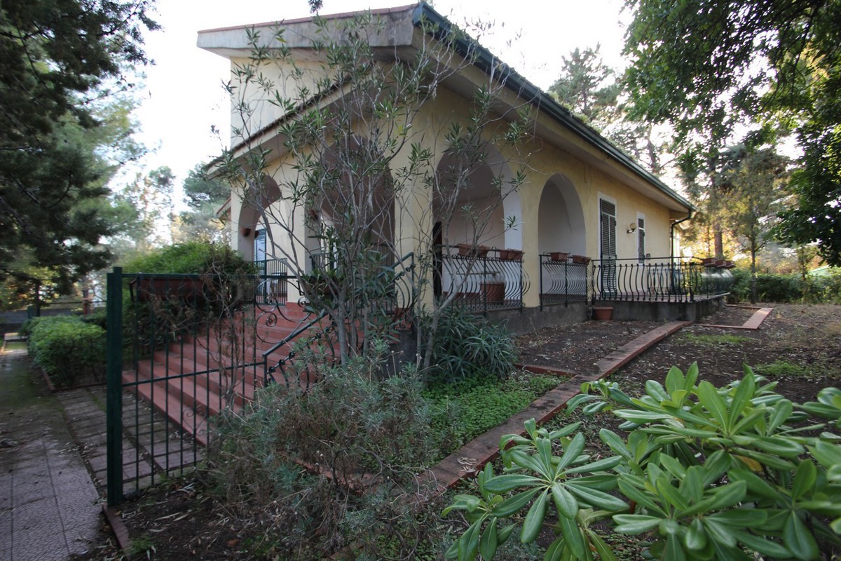 Foto 1 di 50 - Villa in vendita a Mascalucia