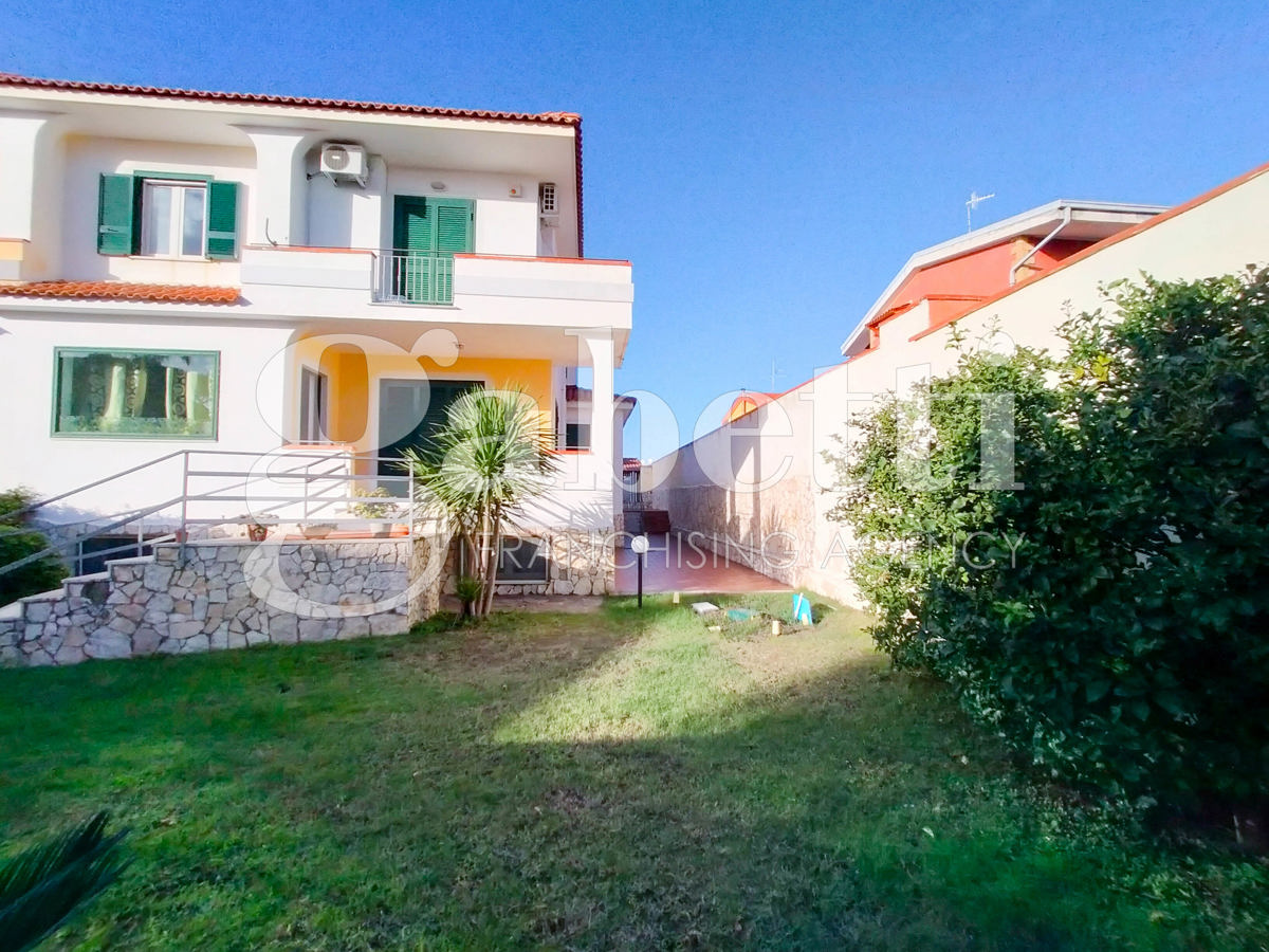 Foto 3 di 24 - Villa a schiera in vendita a Giugliano in Campania