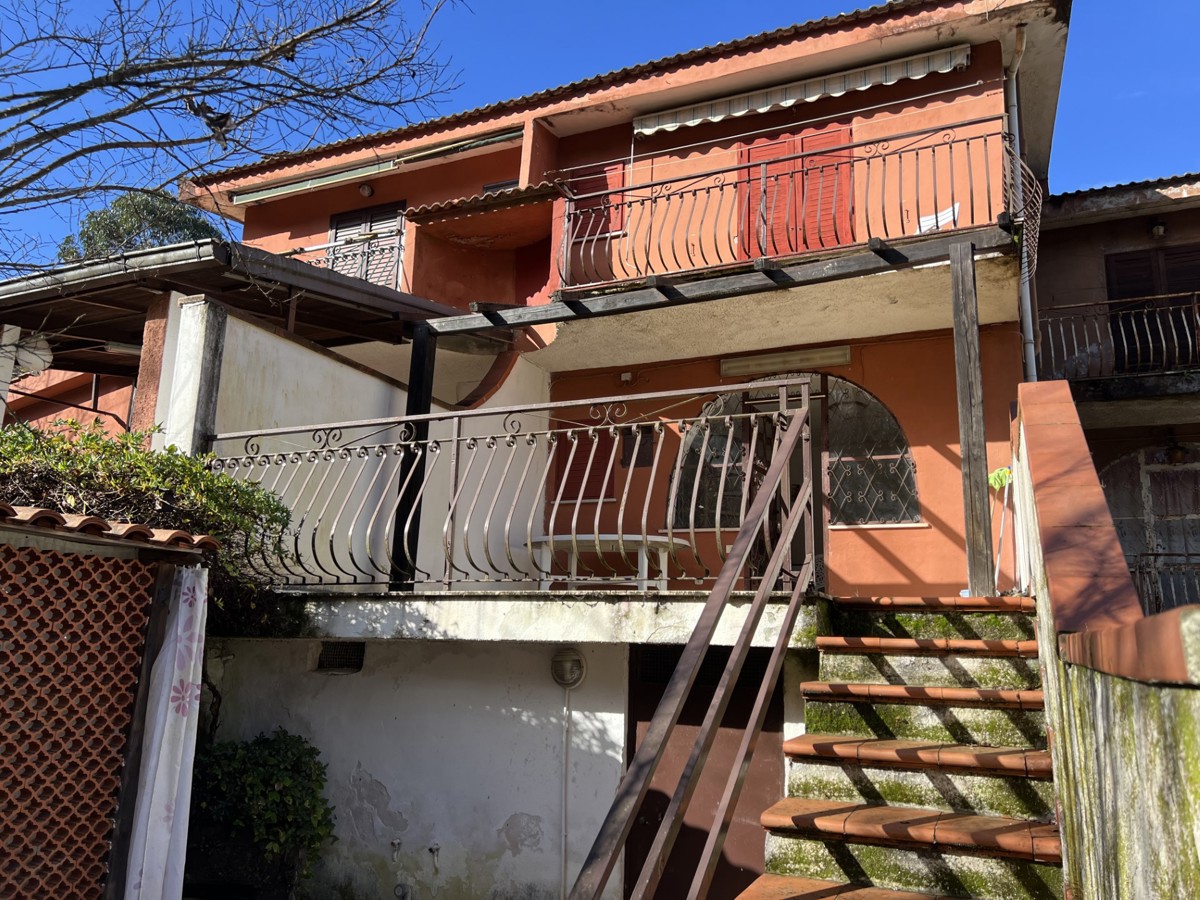 Foto 1 di 18 - Villa a schiera in vendita a Roccagloriosa
