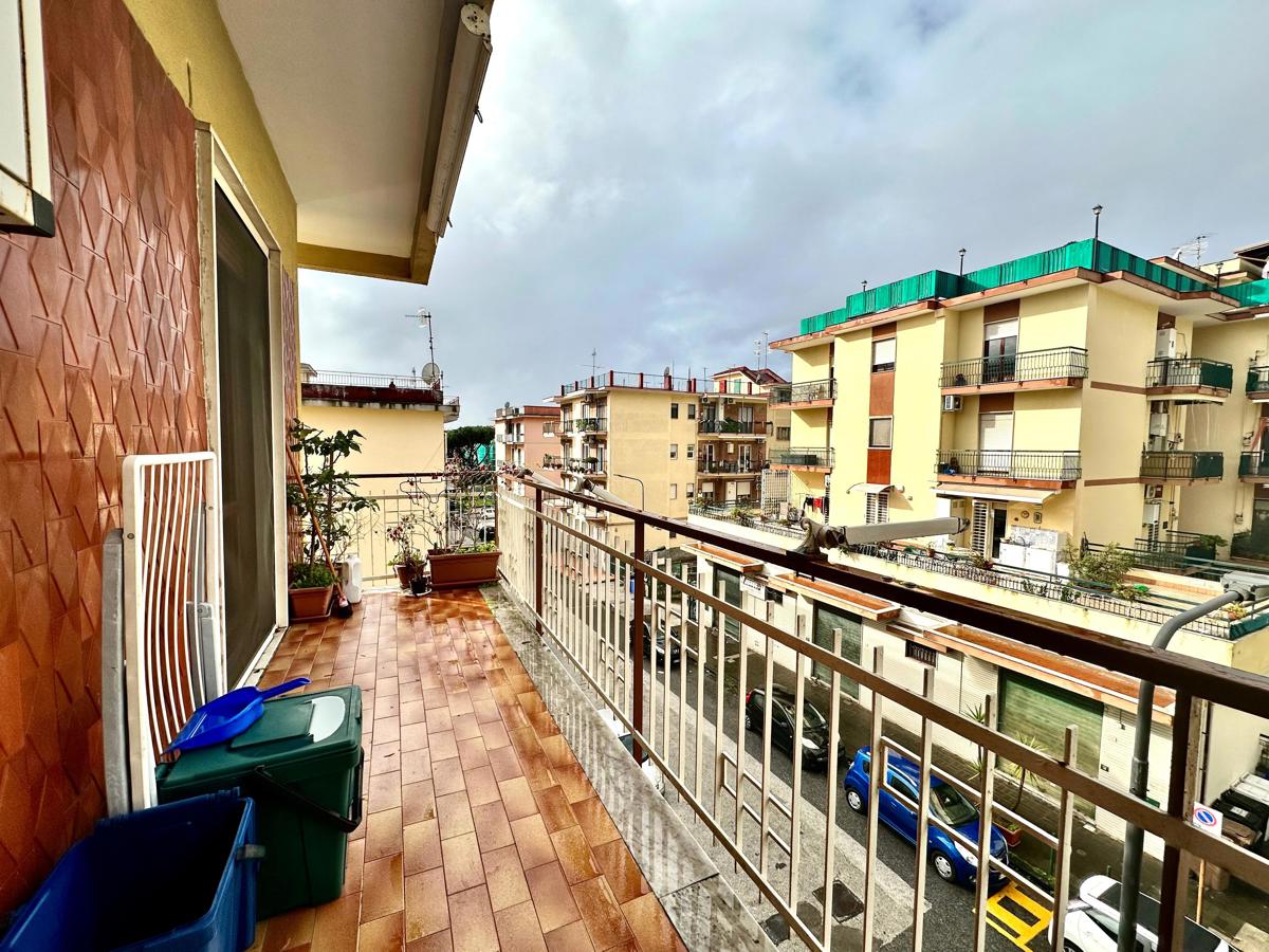 Foto 1 di 17 - Appartamento in affitto a Pozzuoli