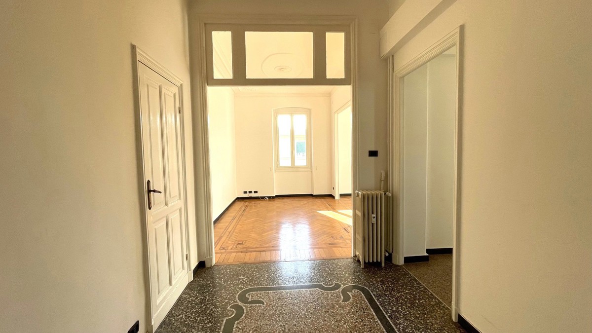 Foto 2 di 43 - Appartamento in affitto a Genova