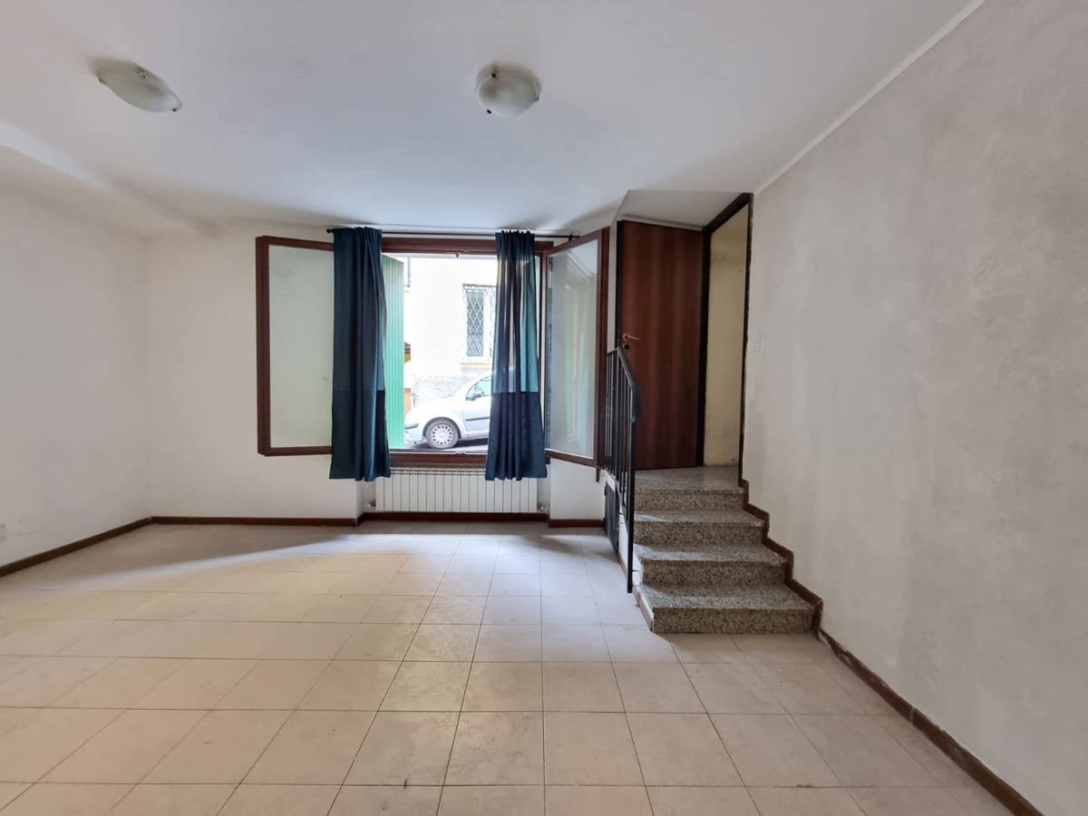 Foto 3 di 9 - Appartamento in vendita a Lecco
