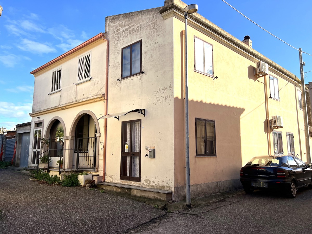 Foto 1 di 15 - Casa indipendente in vendita a San Vero Milis