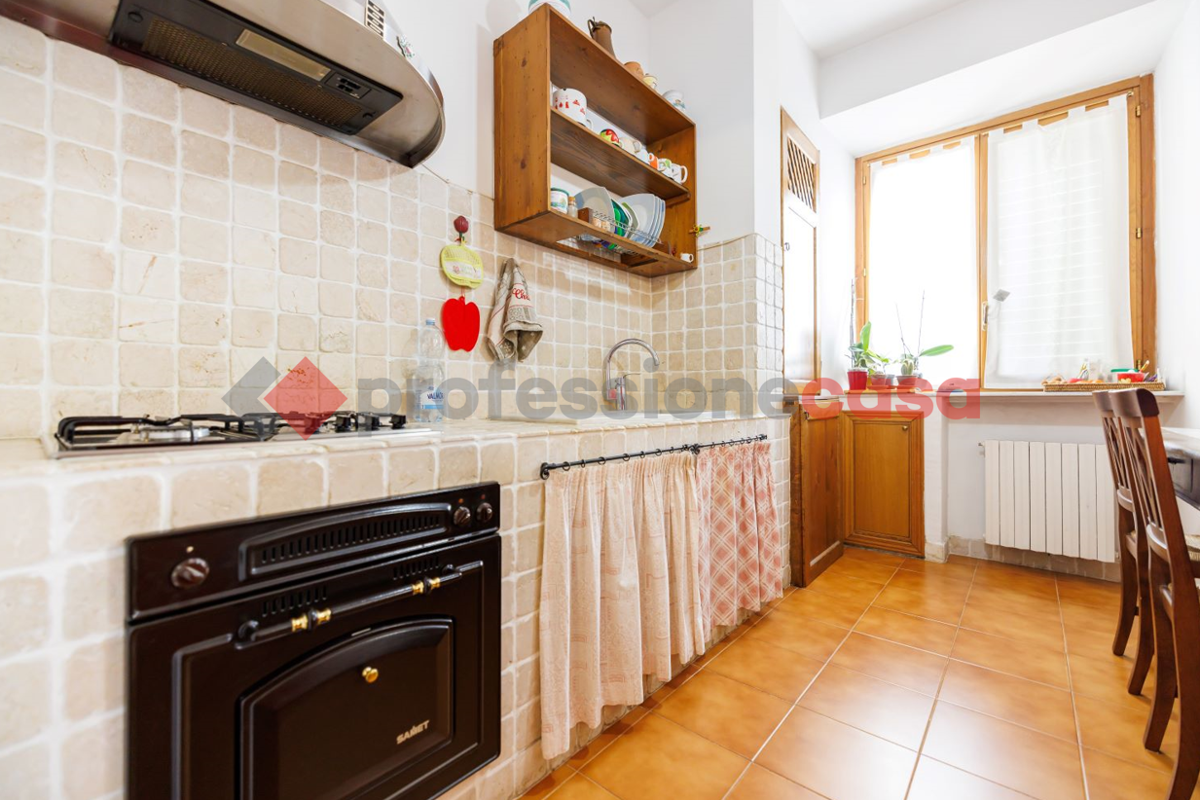 Foto 10 di 34 - Appartamento in vendita a Livorno