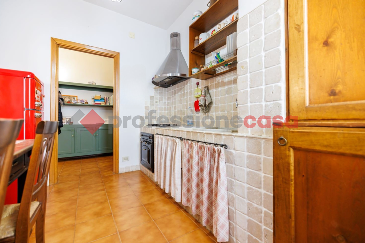 Foto 11 di 34 - Appartamento in vendita a Livorno