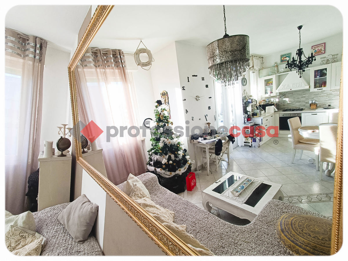 Foto 5 di 27 - Appartamento in vendita a Livorno