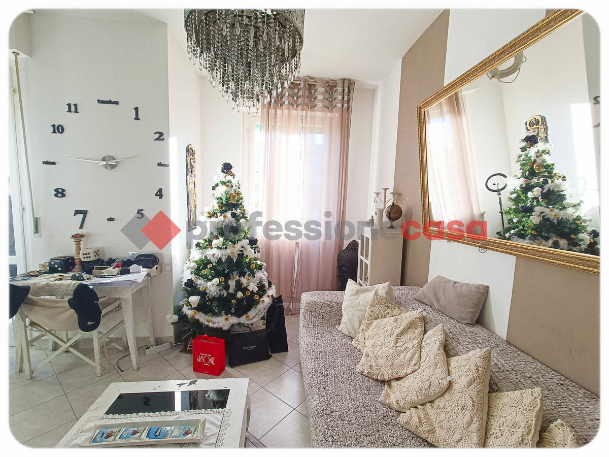 Foto 3 di 27 - Appartamento in vendita a Livorno