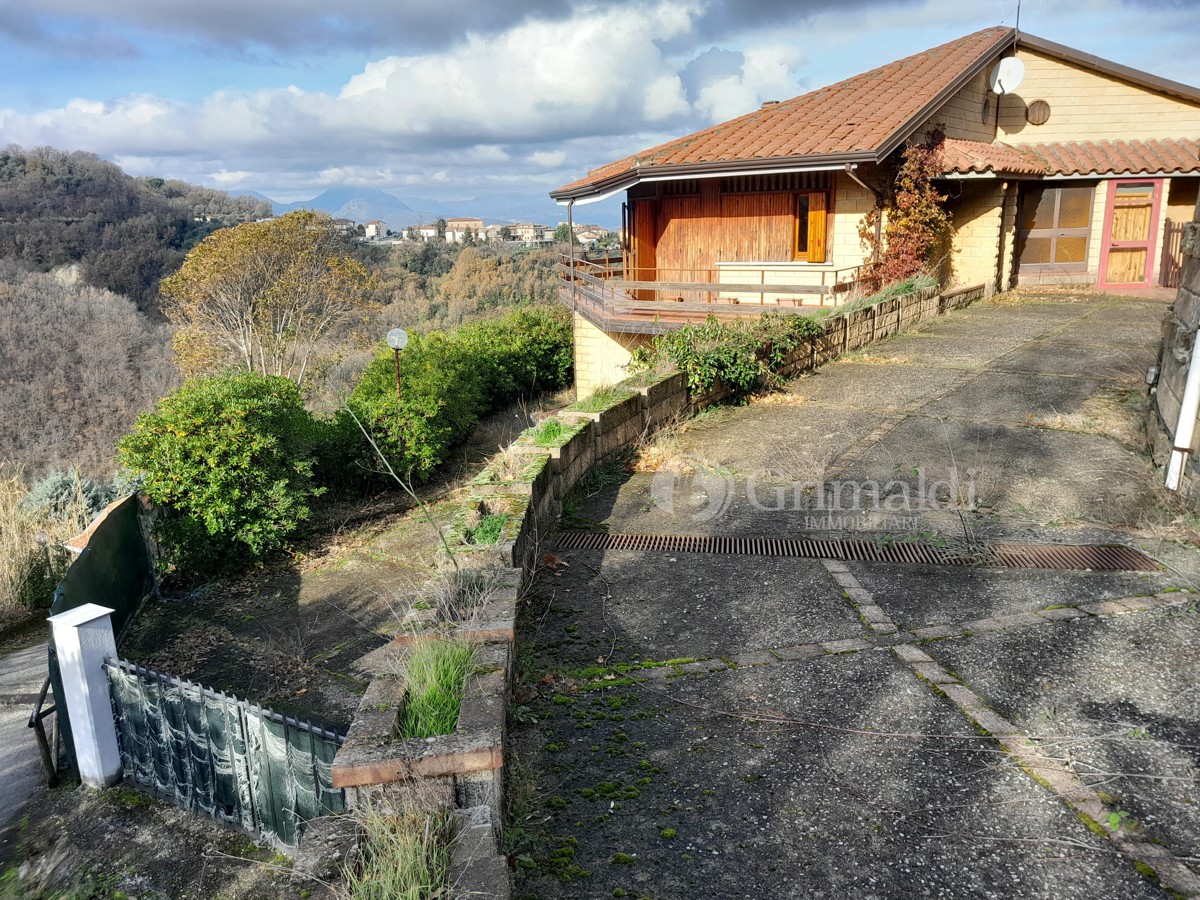 Foto 2 di 39 - Casa indipendente in vendita a Benevento