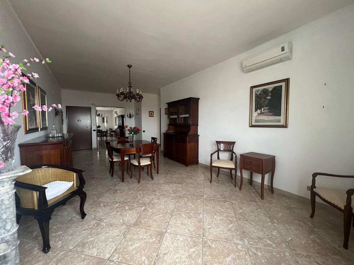 Foto 9 di 47 - Appartamento in vendita a Taranto