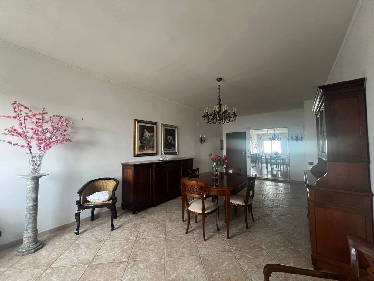 Foto 11 di 47 - Appartamento in vendita a Taranto