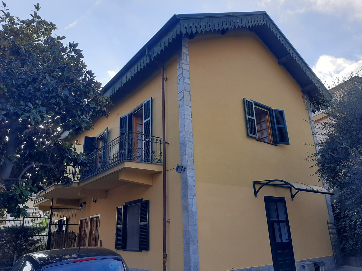 Foto 1 di 41 - Villa in vendita a Sanremo