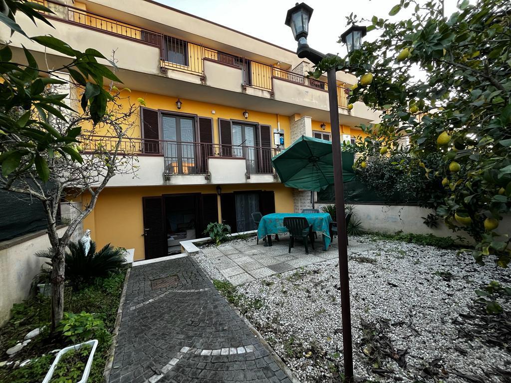 Foto 1 di 24 - Villa a schiera in vendita a Nocera Inferiore