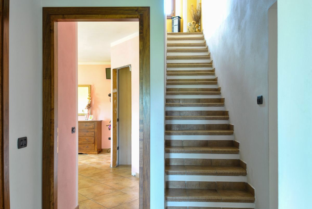 Foto 3 di 35 - Villa in vendita a Camporgiano