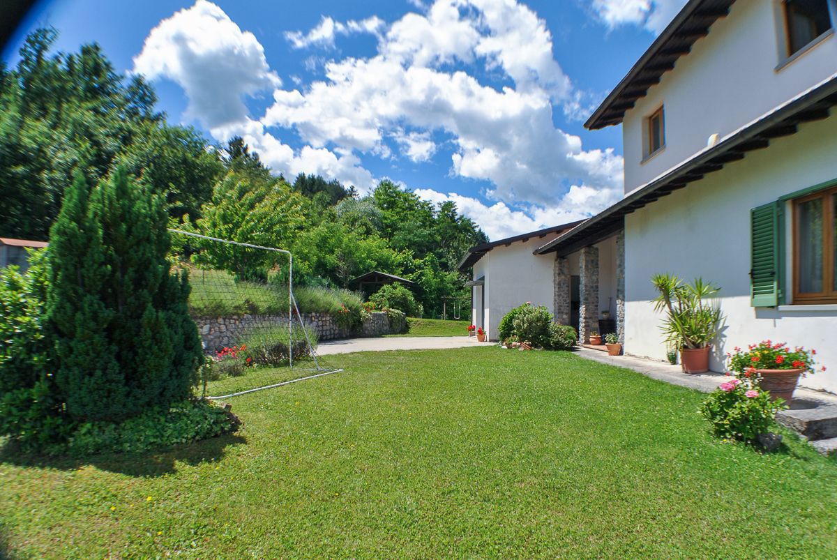 Foto 34 di 35 - Villa in vendita a Camporgiano