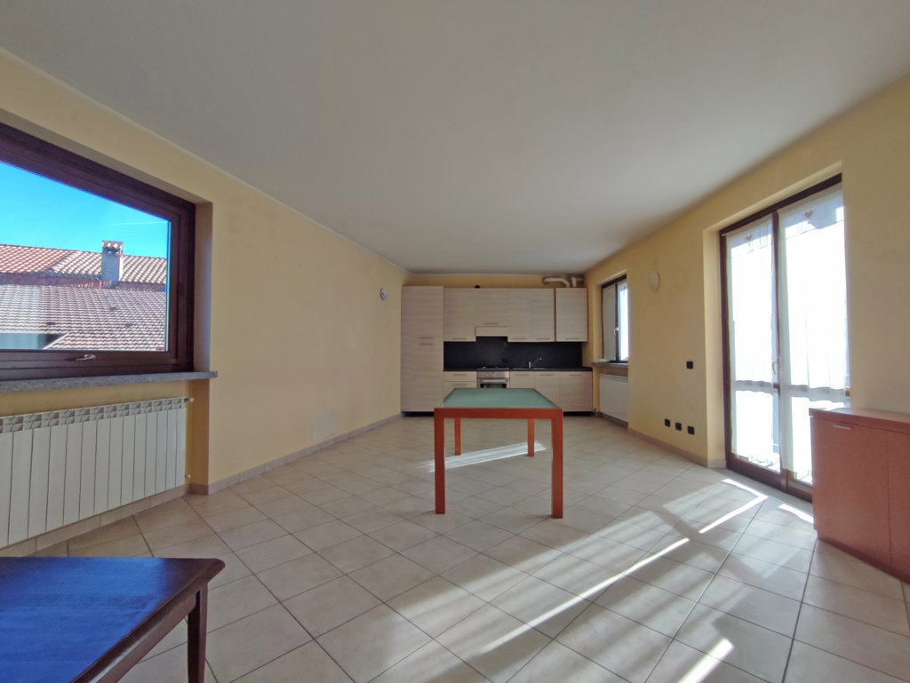 Foto 1 di 15 - Appartamento in vendita a Paruzzaro