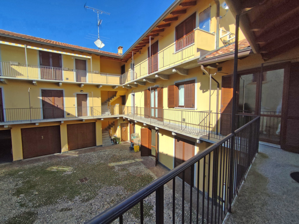 Foto 13 di 15 - Appartamento in vendita a Paruzzaro