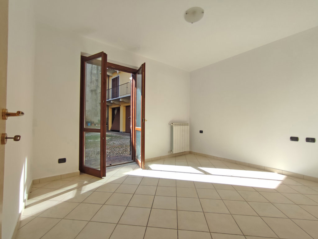 Foto 5 di 11 - Appartamento in vendita a Paruzzaro