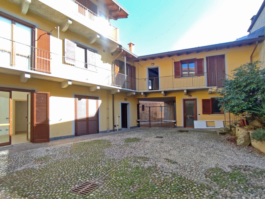 Foto 1 di 11 - Appartamento in vendita a Paruzzaro