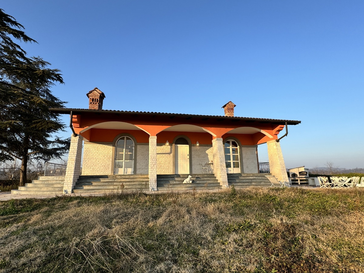Foto 4 di 54 - Villa in vendita a Castelnuovo Don Bosco