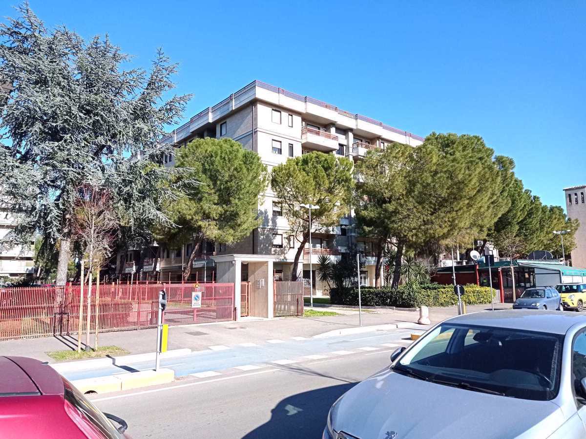 Foto 1 di 6 - Ufficio in affitto a Foggia
