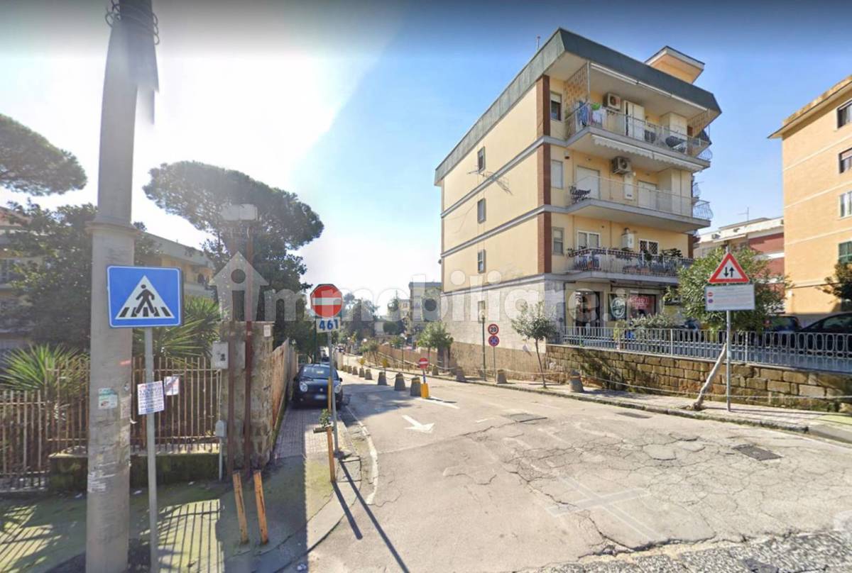 Foto 8 di 12 - Garage in vendita a Napoli