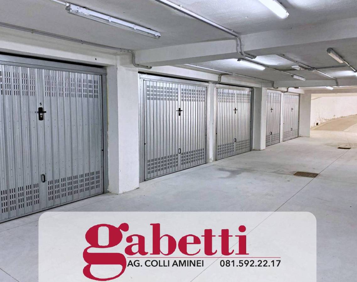 Foto 3 di 12 - Garage in vendita a Napoli