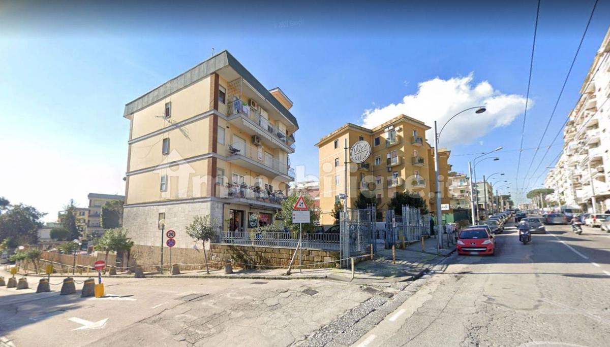 Foto 9 di 12 - Garage in vendita a Napoli