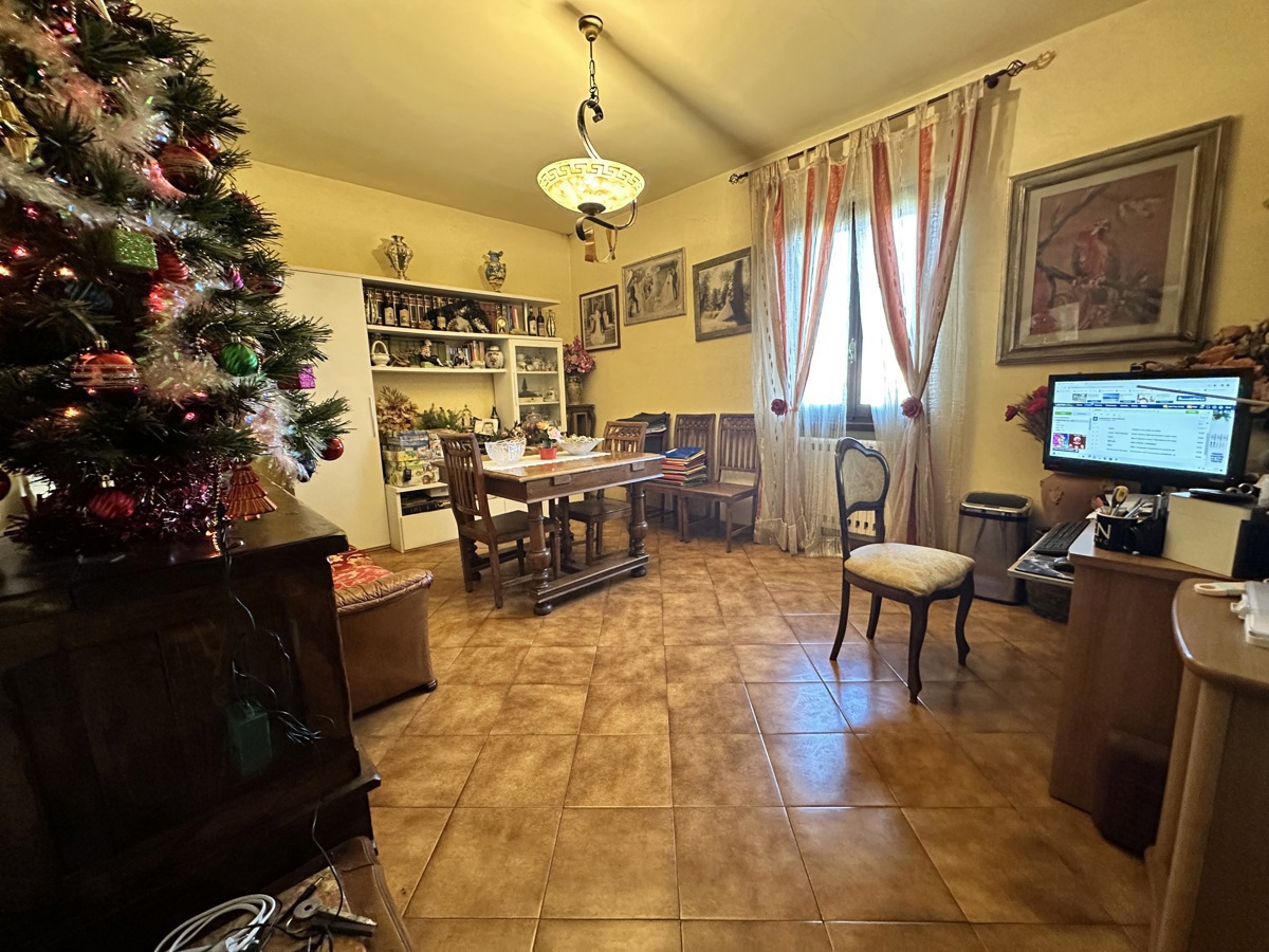 Foto 29 di 38 - Appartamento in vendita a Campi Bisenzio