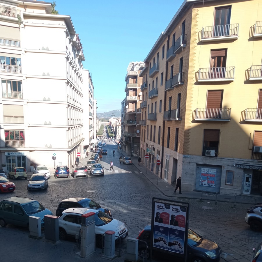 Foto 12 di 19 - Magazzino in affitto a Benevento