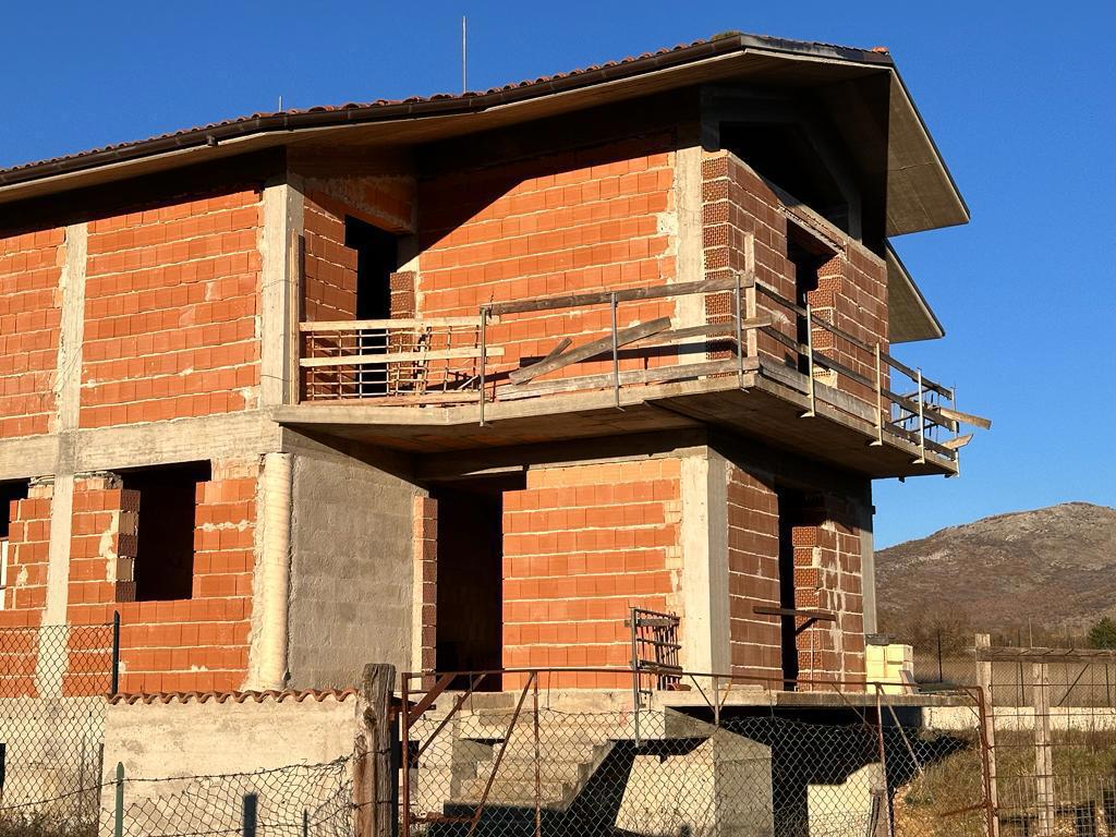Foto 1 di 11 - Villa a schiera in vendita a Avezzano