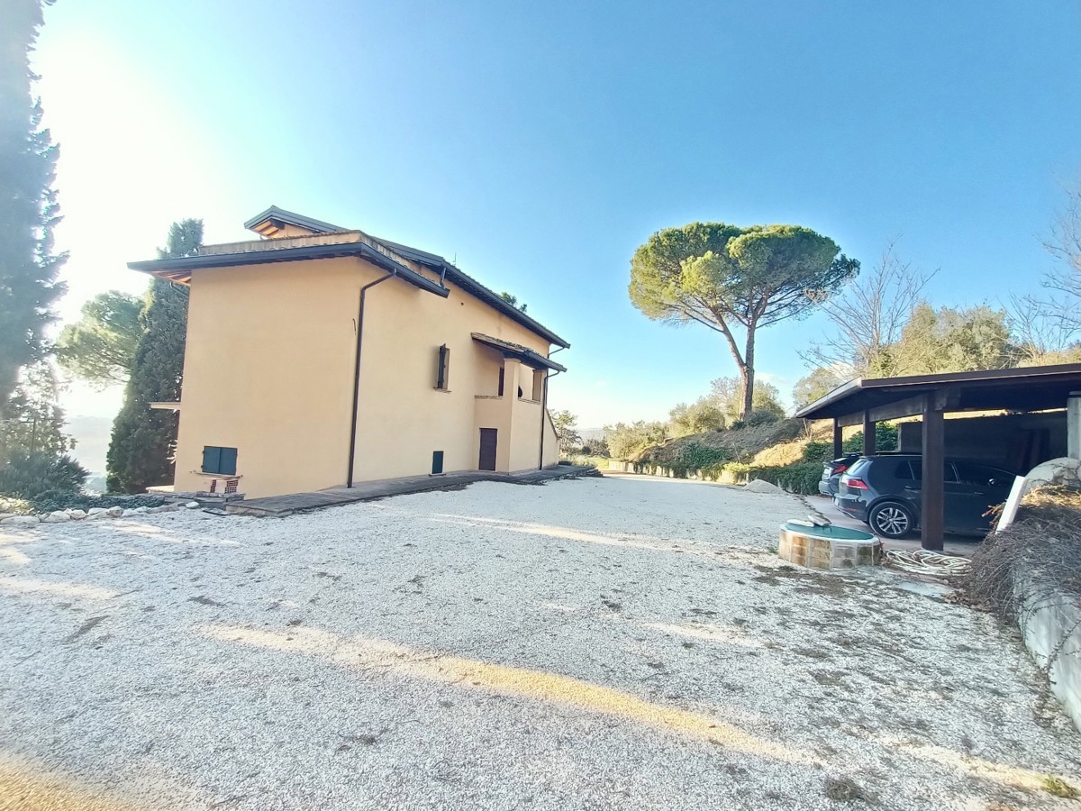 Foto 5 di 41 - Villa in vendita a Deruta