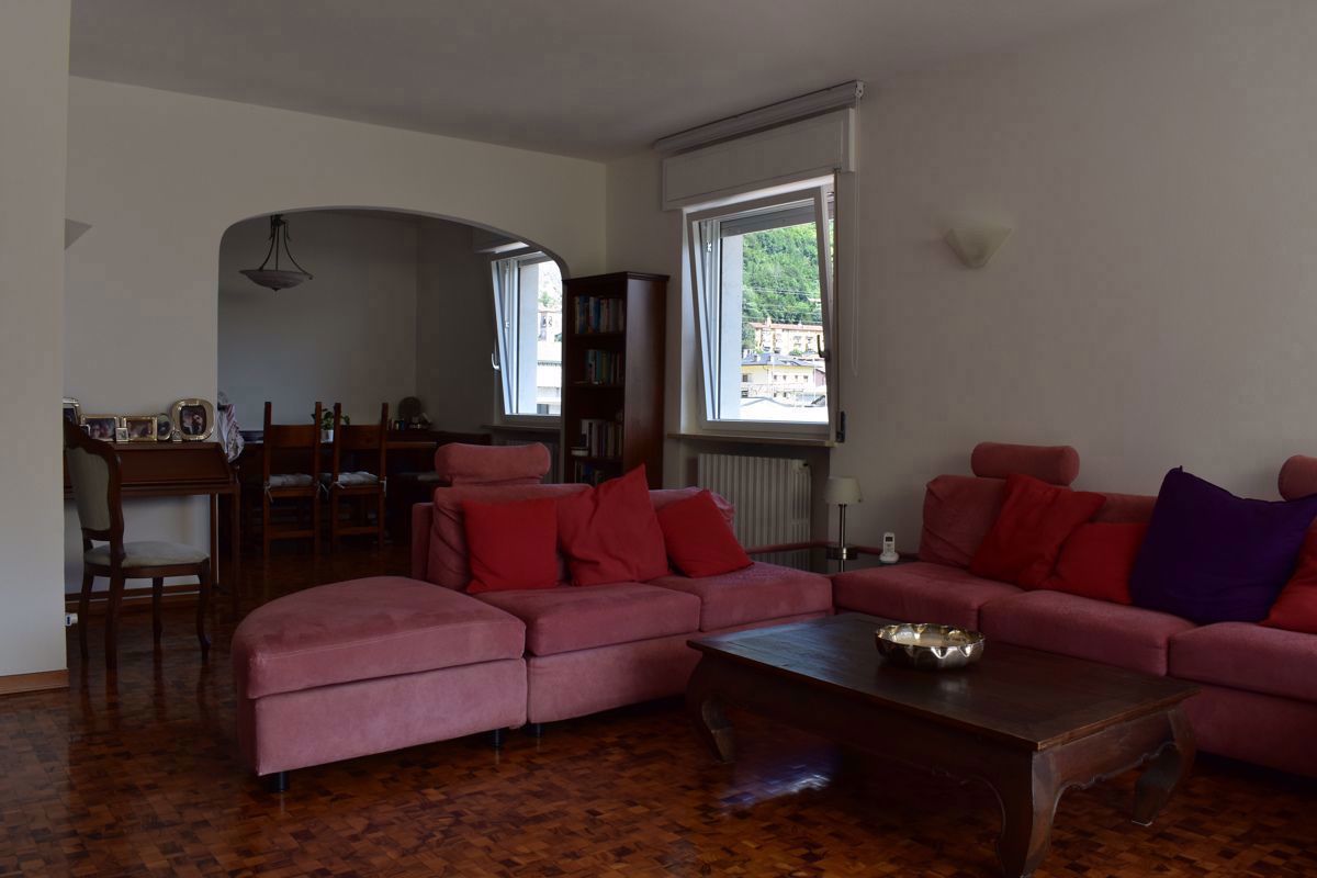 Foto 11 di 29 - Villa in vendita a Lecco