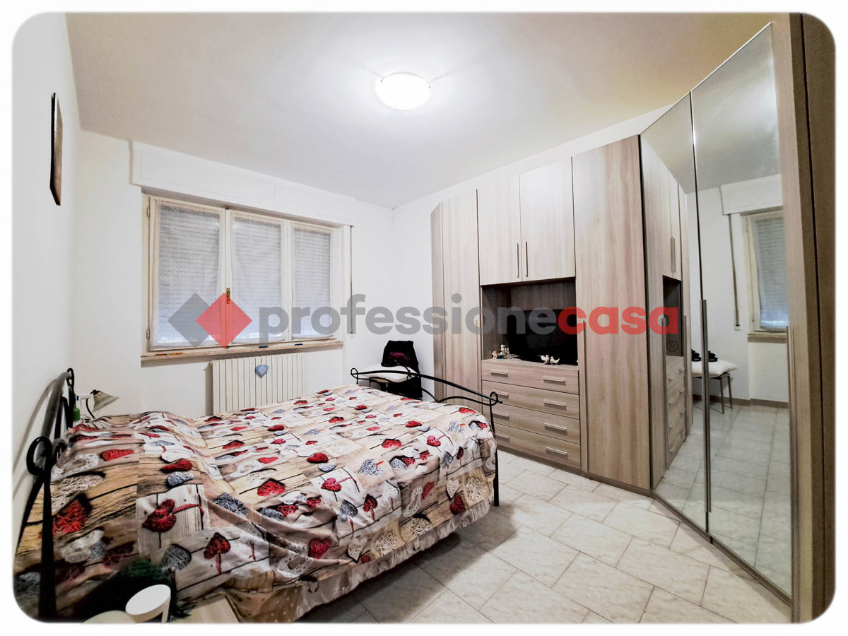 Foto 23 di 27 - Appartamento in vendita a Livorno