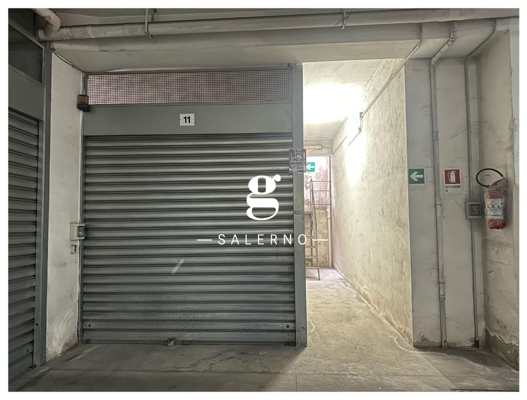 Foto 2 di 3 - Garage in vendita a Salerno