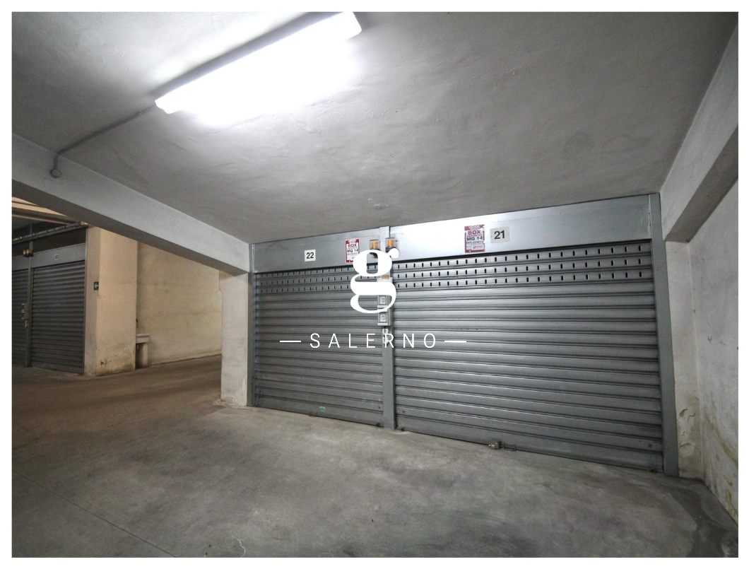 Foto 2 di 2 - Garage in vendita a Salerno