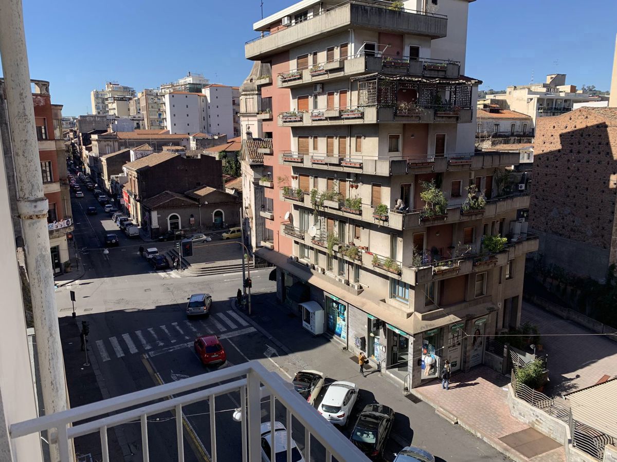 Foto 23 di 26 - Appartamento in vendita a Catania