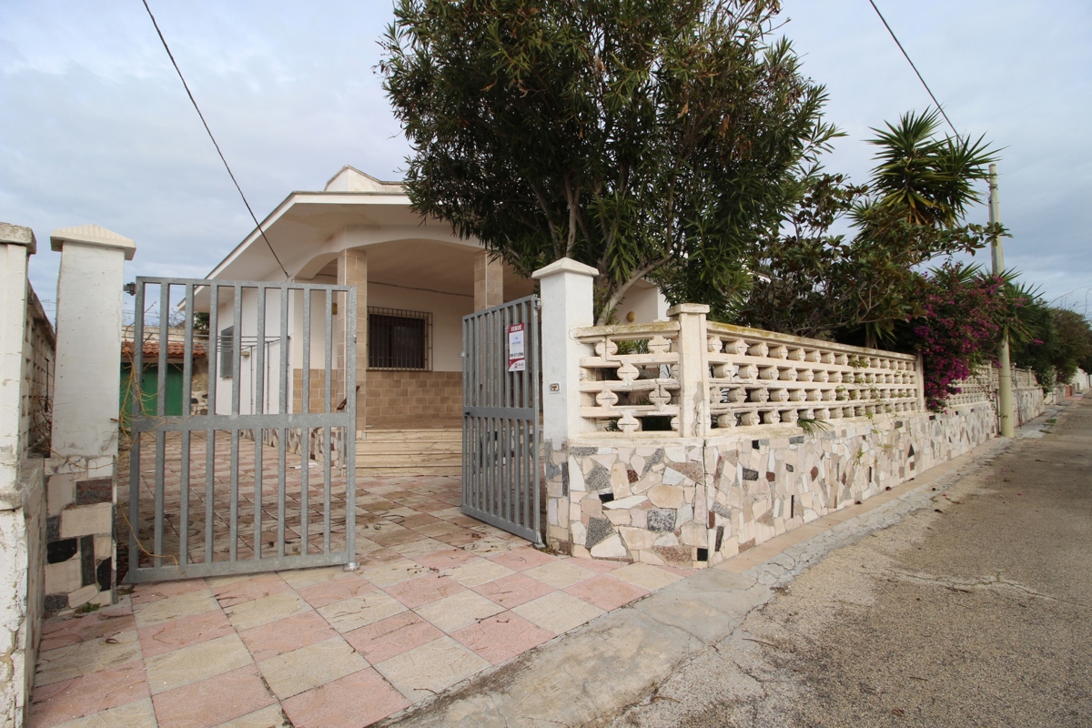 Foto 1 di 24 - Casa indipendente in vendita a Manduria