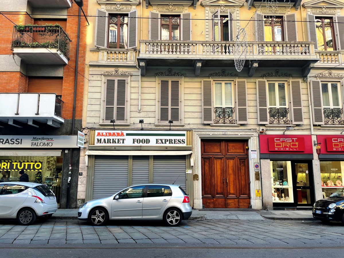 Foto 2 di 18 - Negozio in affitto a Torino
