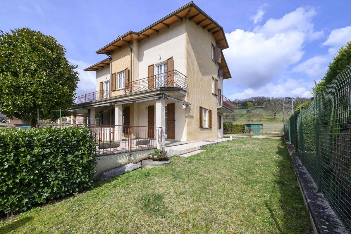 Foto 2 di 25 - Casa indipendente in vendita a Gubbio