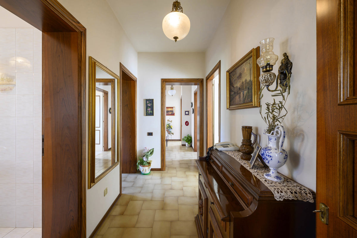Foto 15 di 25 - Casa indipendente in vendita a Gubbio