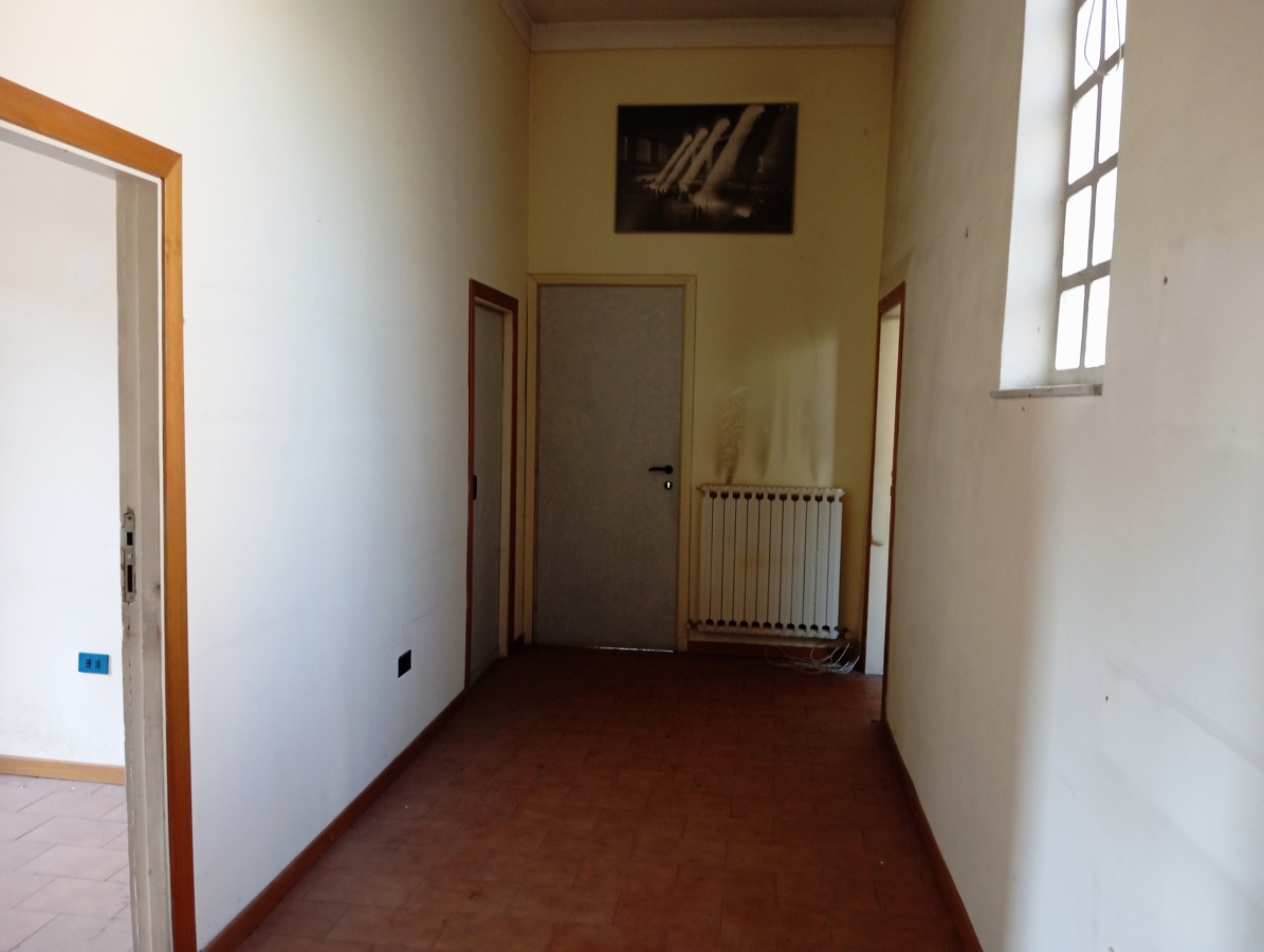 Foto 3 di 22 - Ufficio in affitto a Spoleto