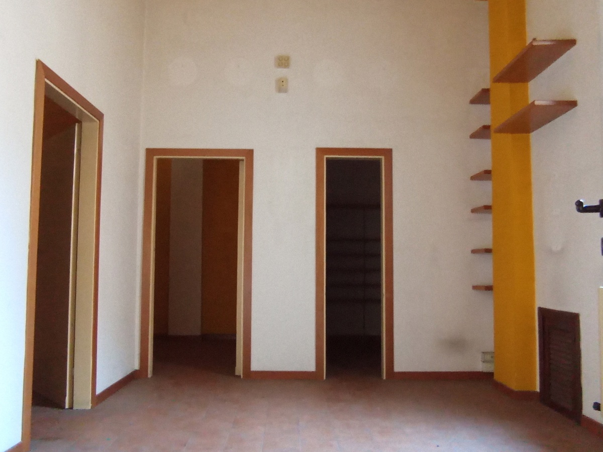 Foto 15 di 22 - Ufficio in affitto a Spoleto