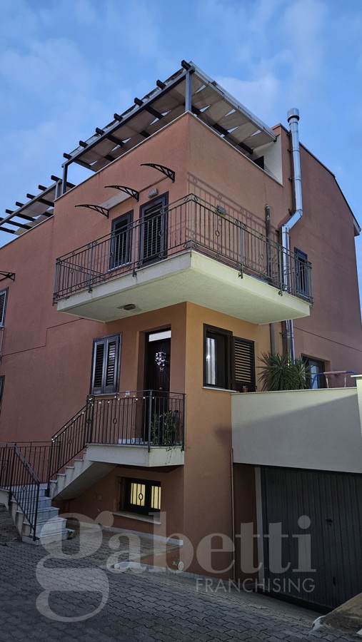 Foto 8 di 15 - Villa a schiera in vendita a Casteldaccia