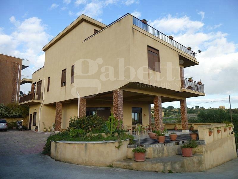 Foto 1 di 20 - Villa in vendita a Agrigento
