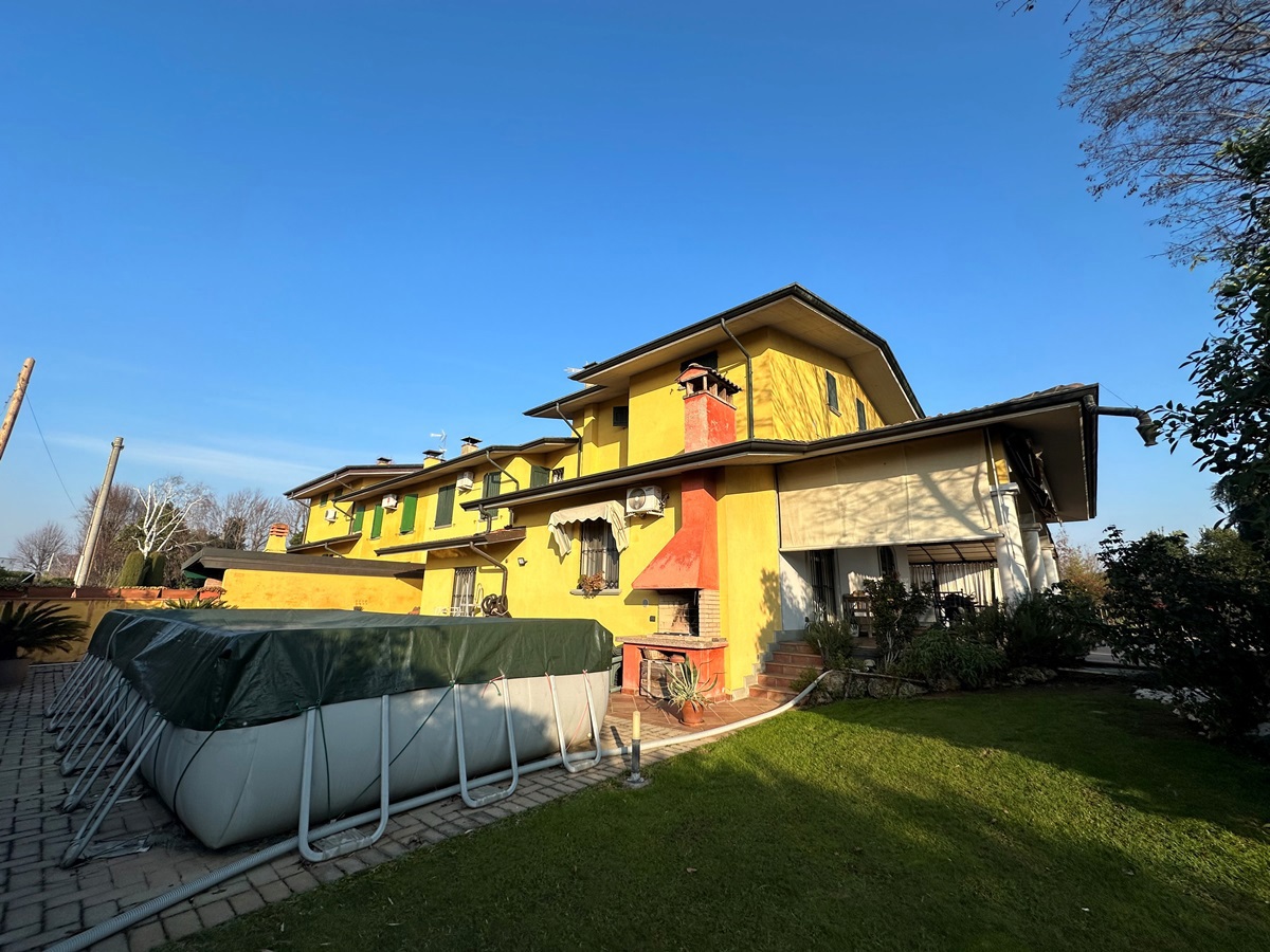 Foto 2 di 40 - Villa a schiera in vendita a Maclodio