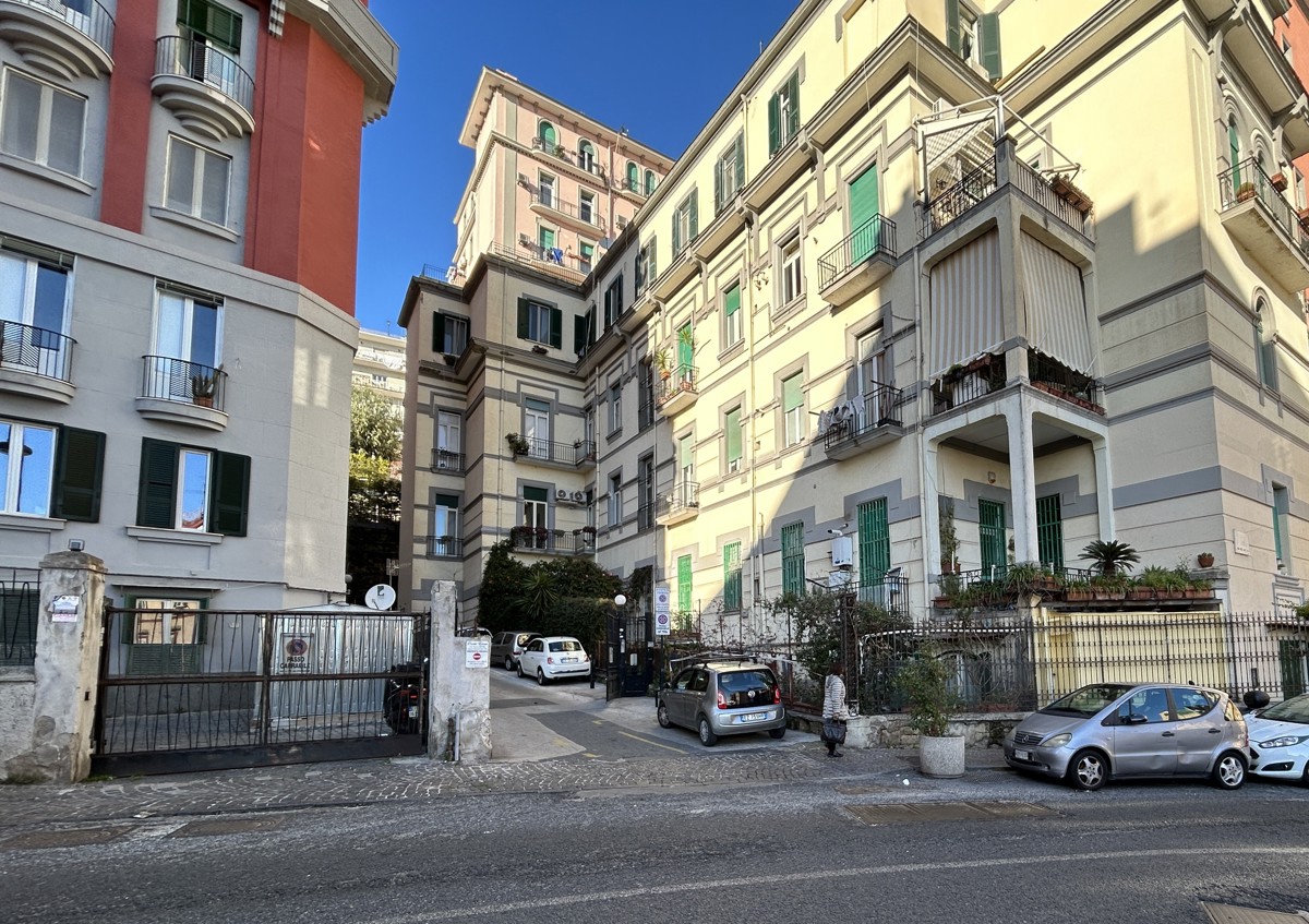 Foto 23 di 27 - Appartamento in vendita a Napoli
