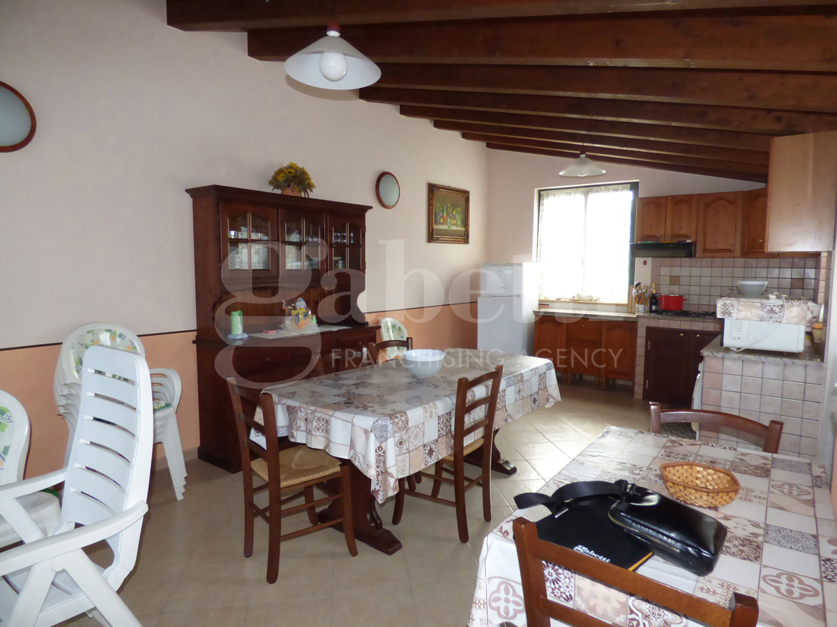 Foto 1 di 24 - Villa a schiera in vendita a Campofelice di Roccella